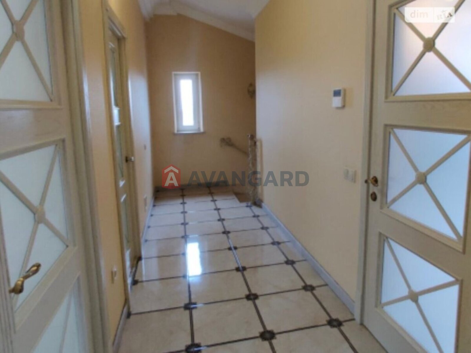 4 комн. квартира, 210/200/23 кв. м., 3/4 этаж фото 13 4 комн. квартира, 210/200/23 кв. м., 3/4 этаж фото 13