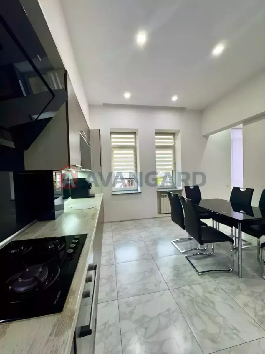 3 кім. квартира, 104/56/15 кв. м., 2/4 поверх фото 4 3 кім. квартира, 104/56/15 кв. м., 2/4 поверх фото 4