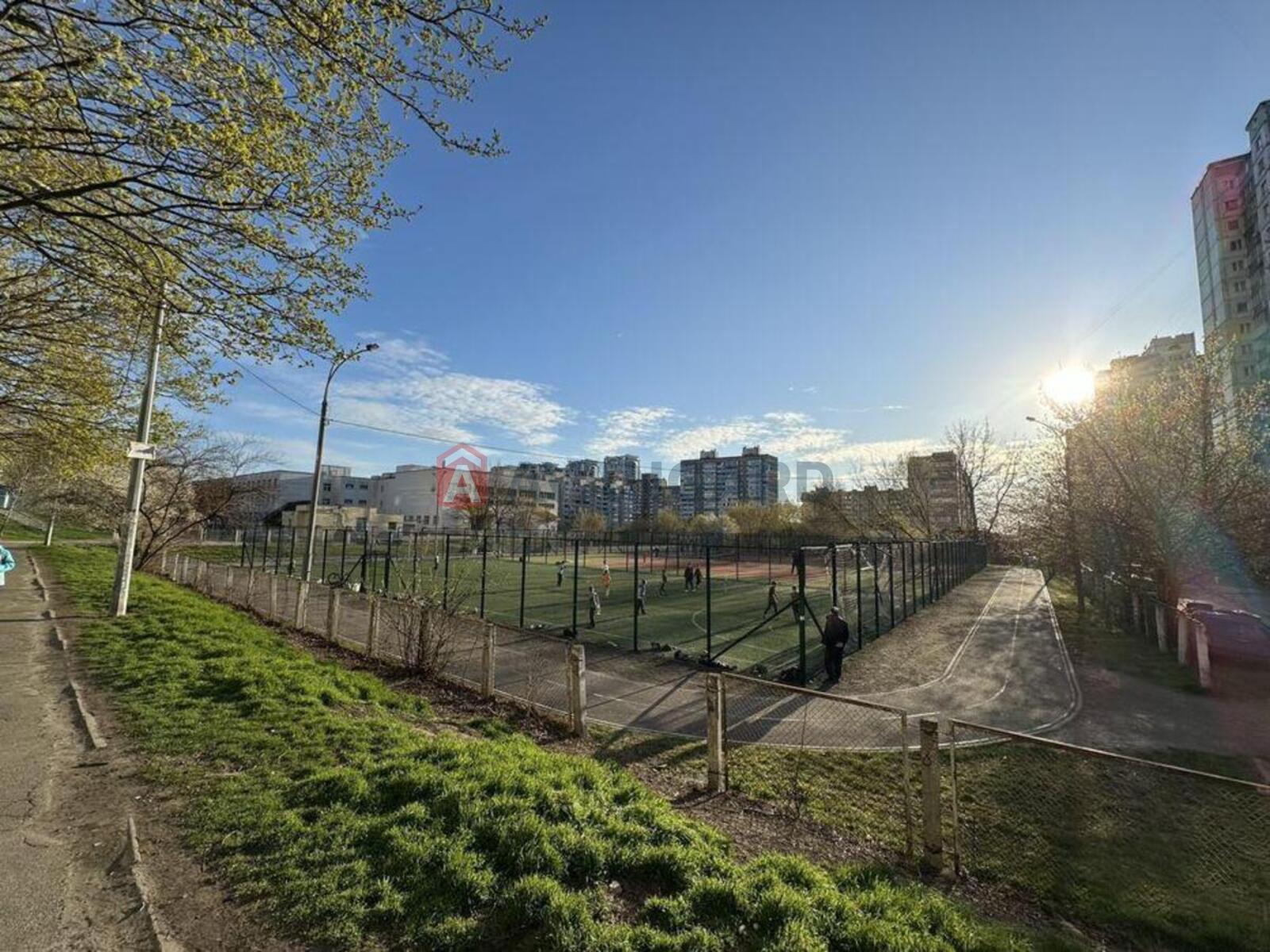 4 кім. квартира, 82/-/8 кв. м., 1/18 поверх фото 1 4 кім. квартира, 82/-/8 кв. м., 1/18 поверх фото 1