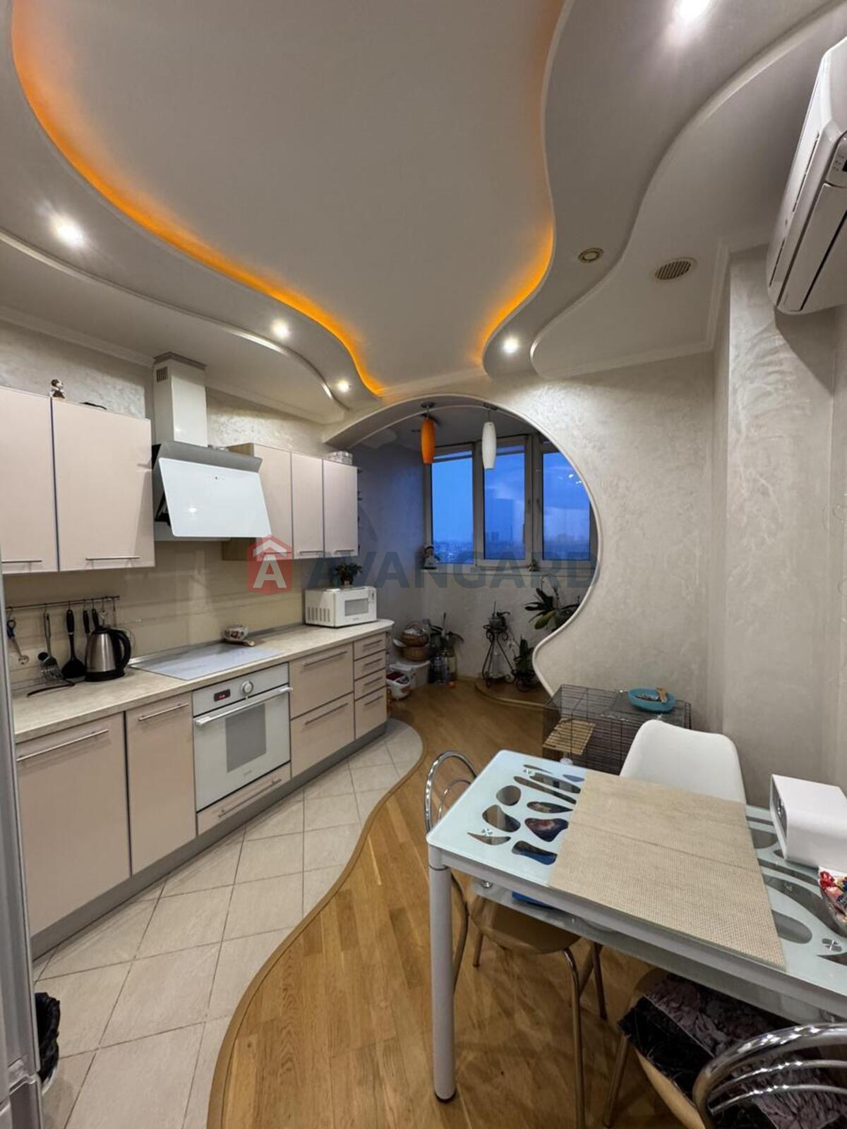 3 кім. квартира, 100/60/15 кв. м., 18/24 поверх фото 2 3 кім. квартира, 100/60/15 кв. м., 18/24 поверх фото 2