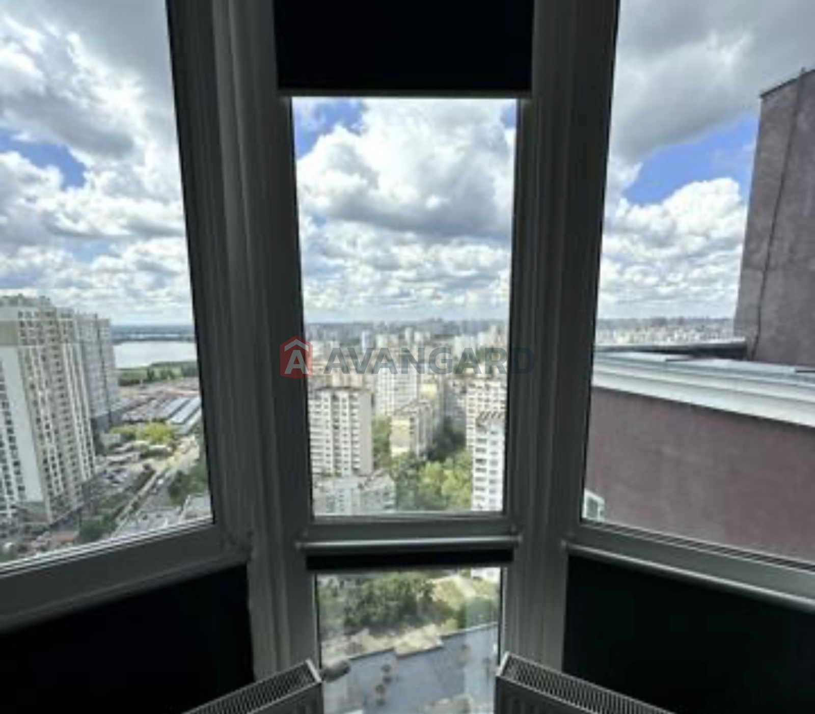 4 кім. квартира, 95/-/35 кв. м., 25/25 поверх фото 2 4 кім. квартира, 95/-/35 кв. м., 25/25 поверх фото 2