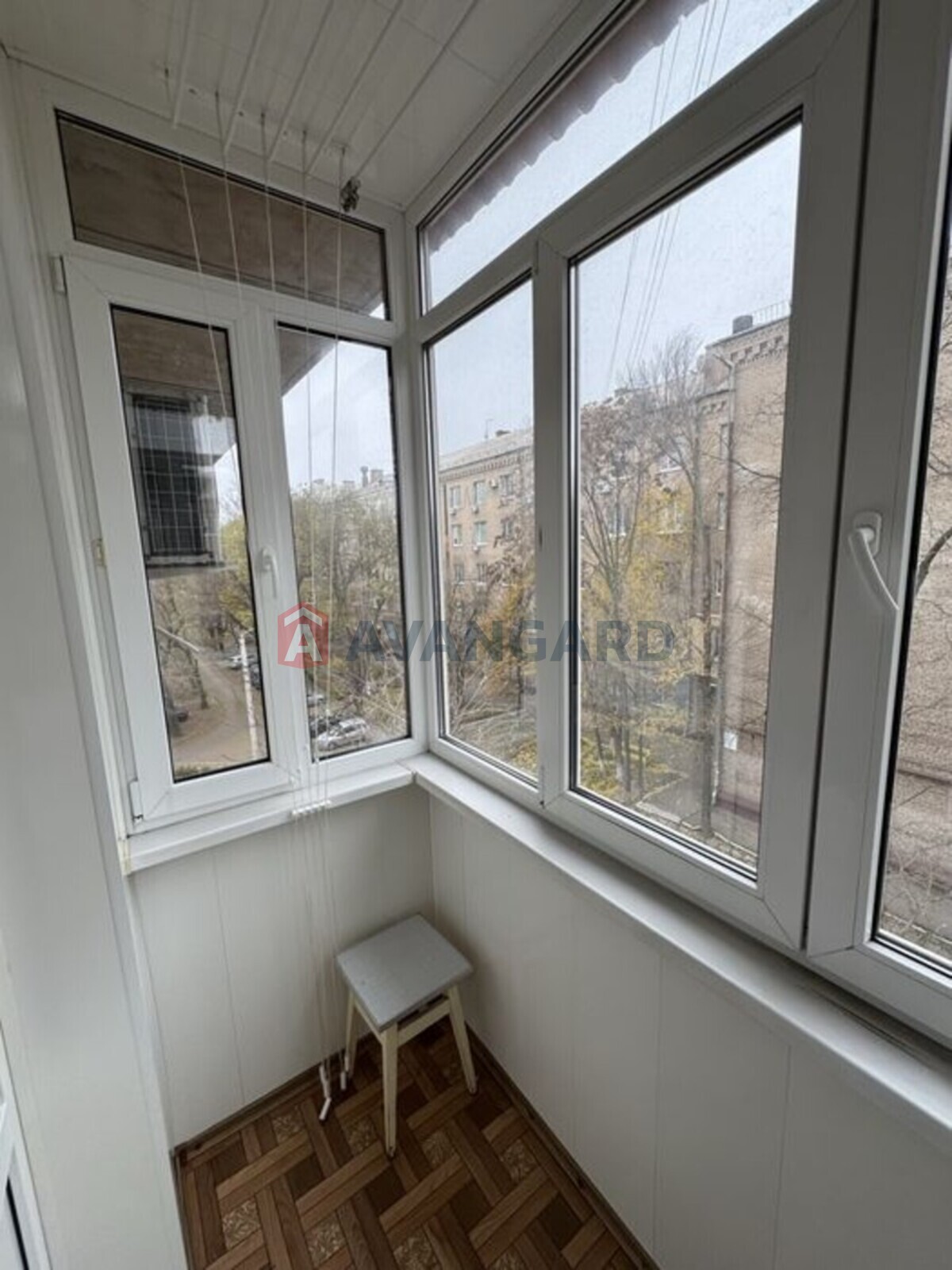 4 кім. квартира, 92/-/7 кв. м., 4/5 поверх фото 5 4 кім. квартира, 92/-/7 кв. м., 4/5 поверх фото 5