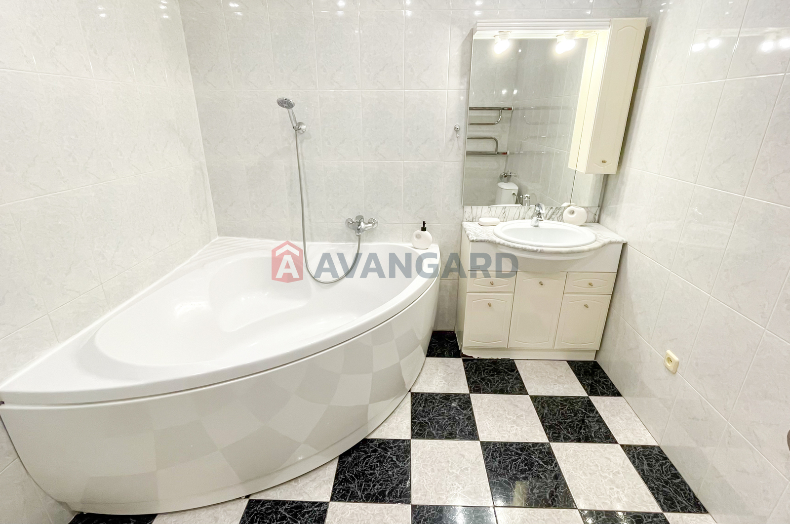 3 кім. квартира, 160/80/20 кв. м., 5/11 поверх фото 8 3 кім. квартира, 160/80/20 кв. м., 5/11 поверх фото 8