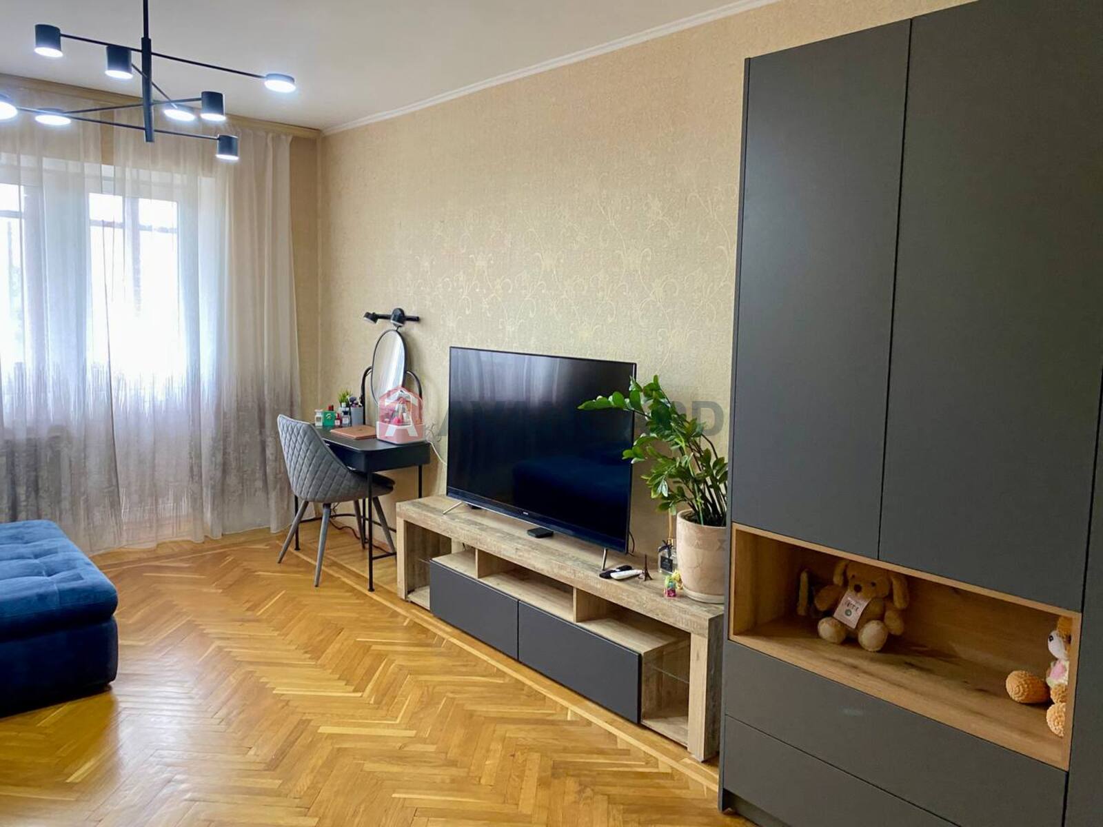 3 комн. квартира, 80/-/11 кв. м., 8/10 этаж фото 1 3 комн. квартира, 80/-/11 кв. м., 8/10 этаж фото 1