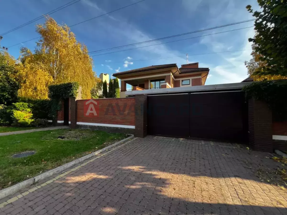 4 комн. квартира, 500/-/70 кв. м., -/2 этаж фото 2 4 комн. квартира, 500/-/70 кв. м., -/2 этаж фото 2