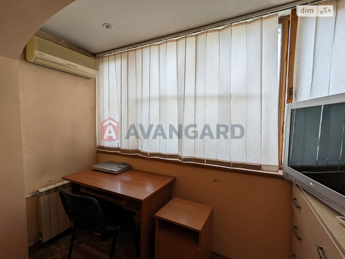 3 кім. квартира, 66/42/8 кв. м., 9/12 поверх фото 13 3 кім. квартира, 66/42/8 кв. м., 9/12 поверх фото 13