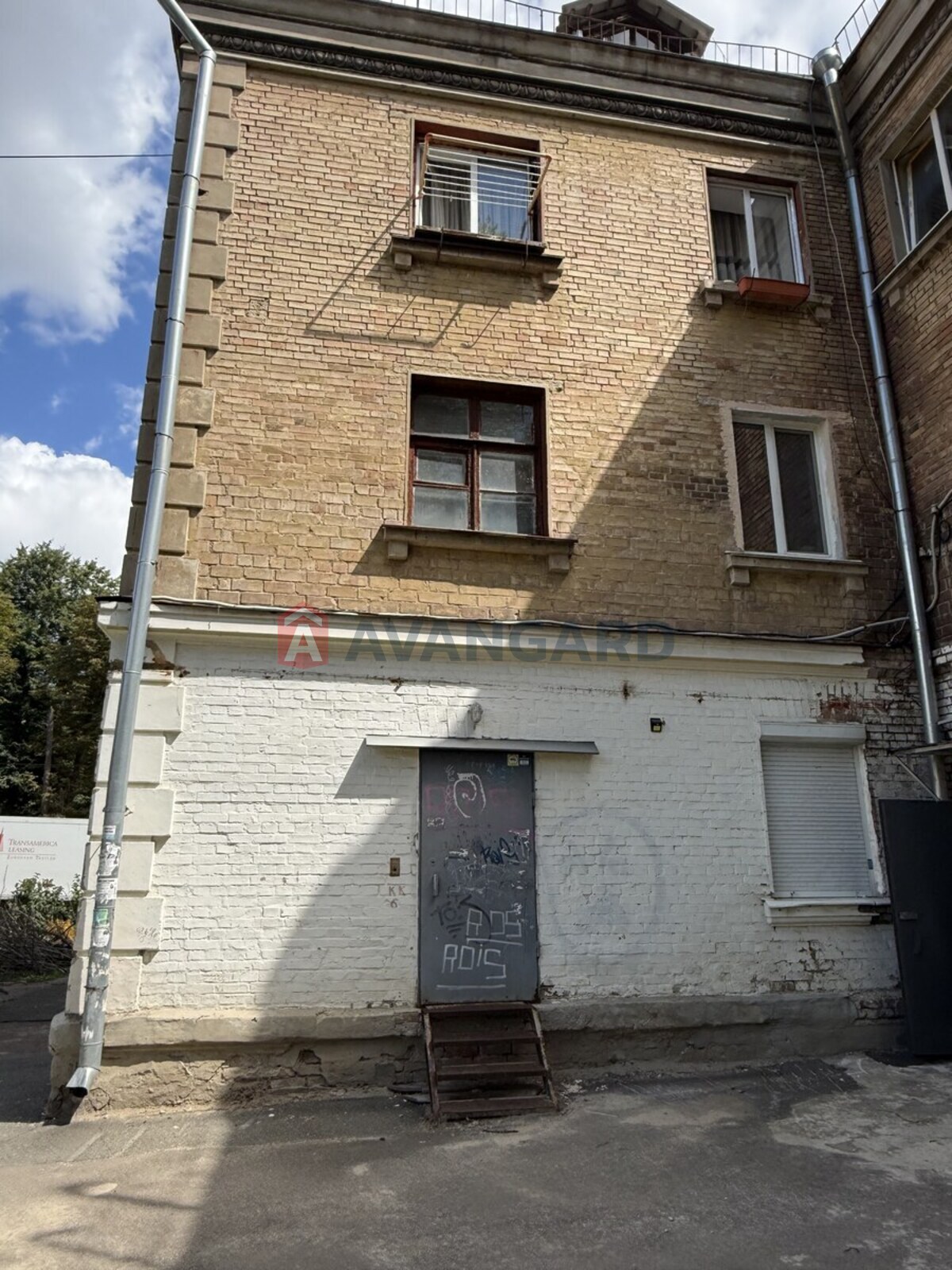 2 комн. квартира, 114/30/12 кв. м., 1/3 этаж фото 9 2 комн. квартира, 114/30/12 кв. м., 1/3 этаж фото 9