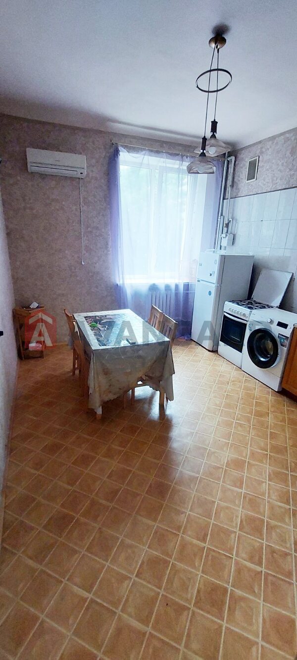 2 кім. квартира, 61/32/13 кв. м., 2/5 поверх фото 8 2 кім. квартира, 61/32/13 кв. м., 2/5 поверх фото 8