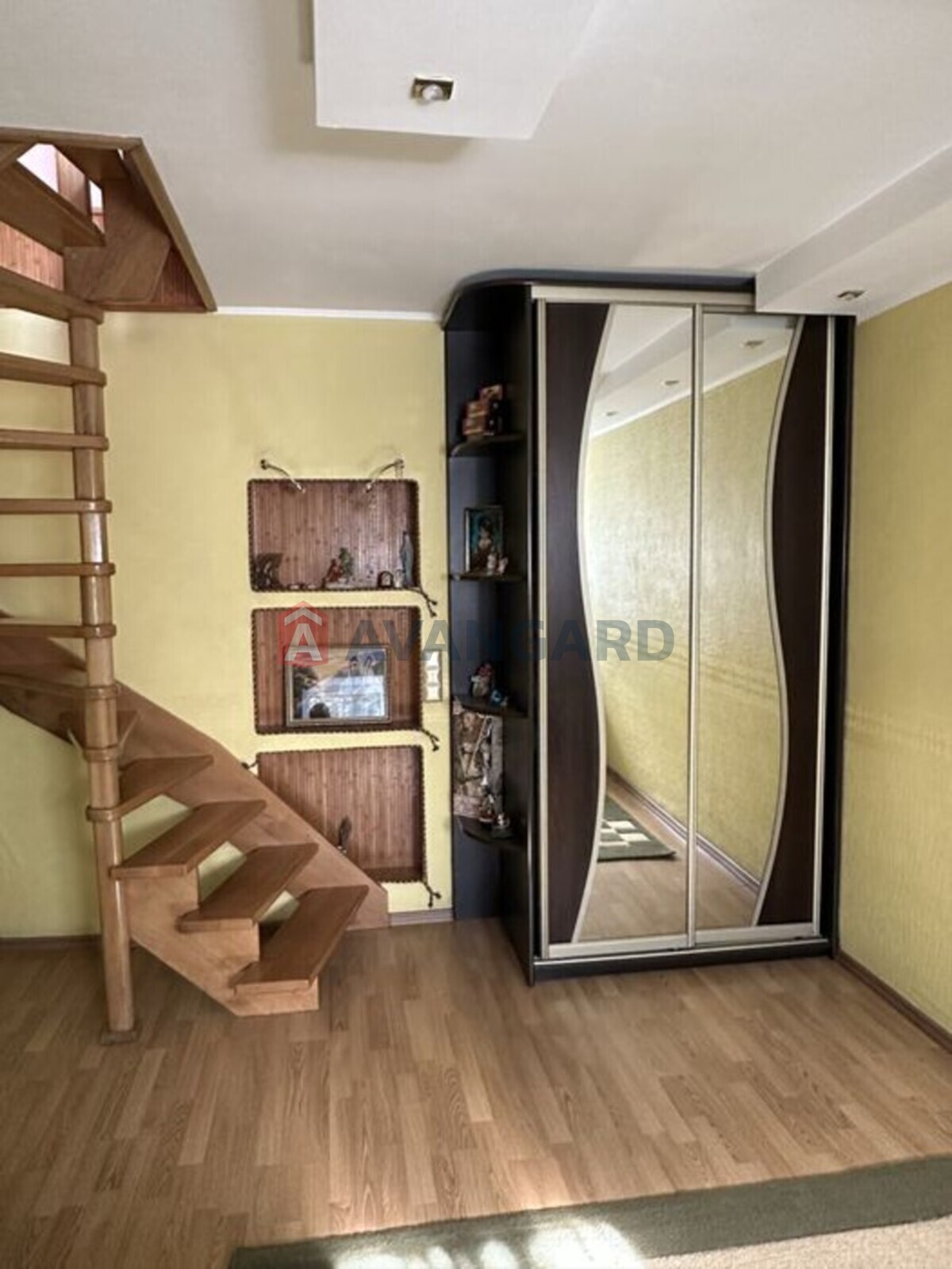 2 комн. квартира, 61/-/11 кв. м., 1/4 этаж фото 4 2 комн. квартира, 61/-/11 кв. м., 1/4 этаж фото 4