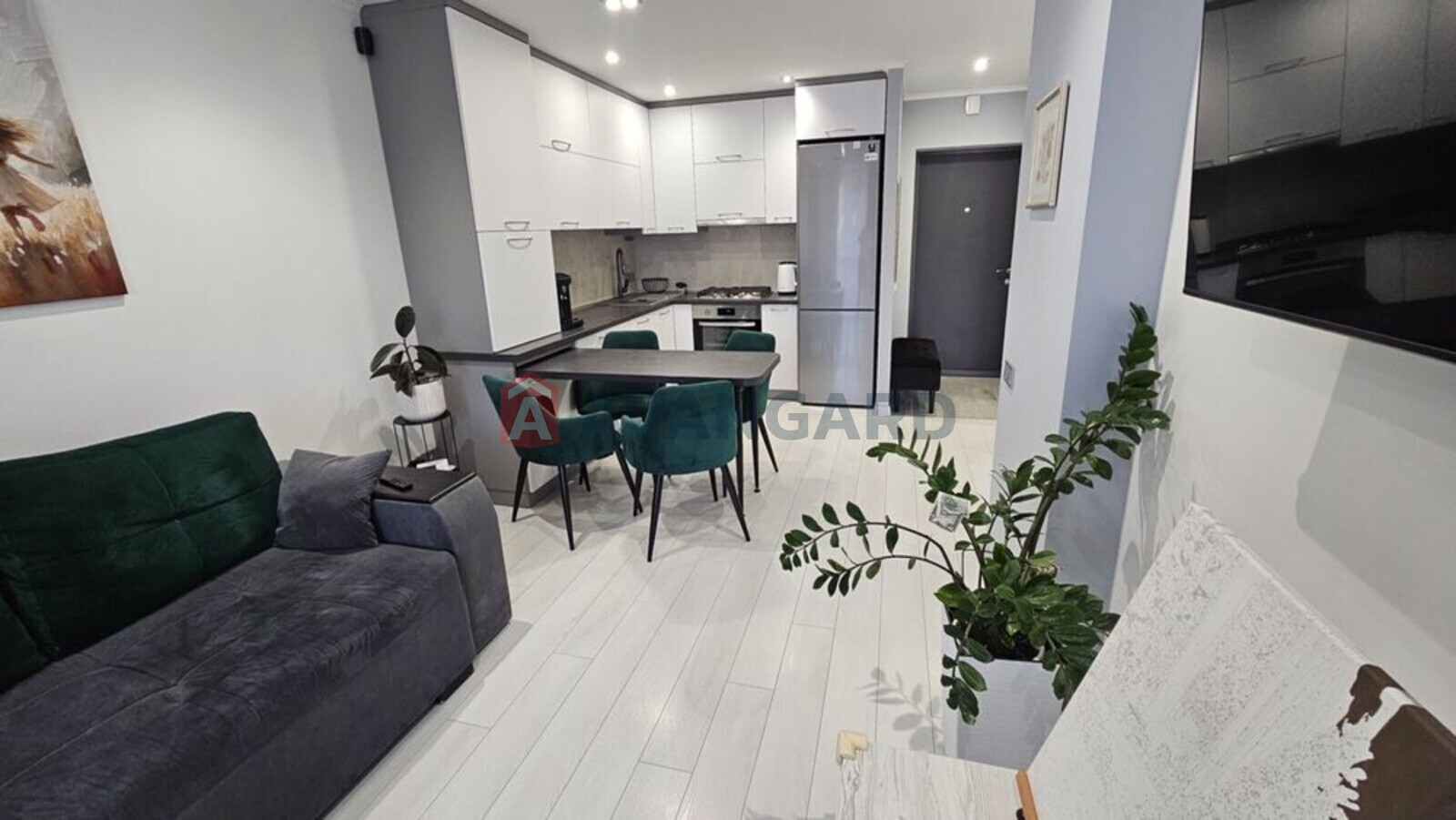 2 кім. квартира, 58/23,7/17,6 кв. м., 8/10 поверх фото 1 2 кім. квартира, 58/23,7/17,6 кв. м., 8/10 поверх фото 1