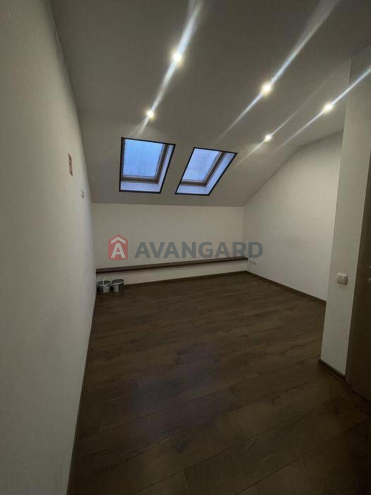 2 кім. квартира, 57/-/13 кв. м., 4/4 поверх фото 1 2 кім. квартира, 57/-/13 кв. м., 4/4 поверх фото 1