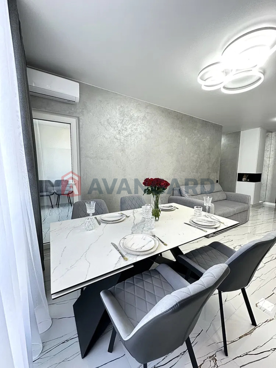 3 кім. квартира, 80/-/19 кв. м., 5/25 поверх фото 1 3 кім. квартира, 80/-/19 кв. м., 5/25 поверх фото 1