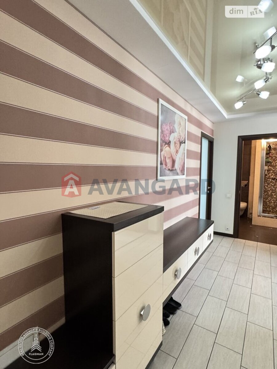 4 кім. квартира, 123/-/- кв. м., 4/5 поверх фото 9 4 кім. квартира, 123/-/- кв. м., 4/5 поверх фото 9