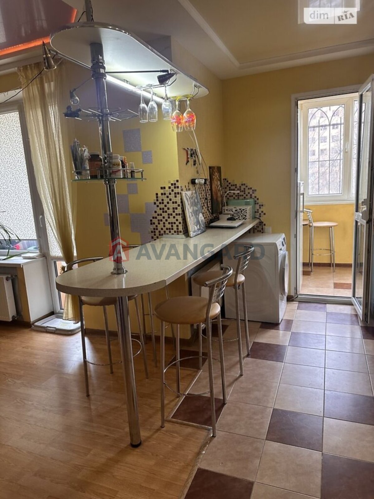 3 комн. квартира, 94/77/17 кв. м., 1/9 этаж фото 9 3 комн. квартира, 94/77/17 кв. м., 1/9 этаж фото 9