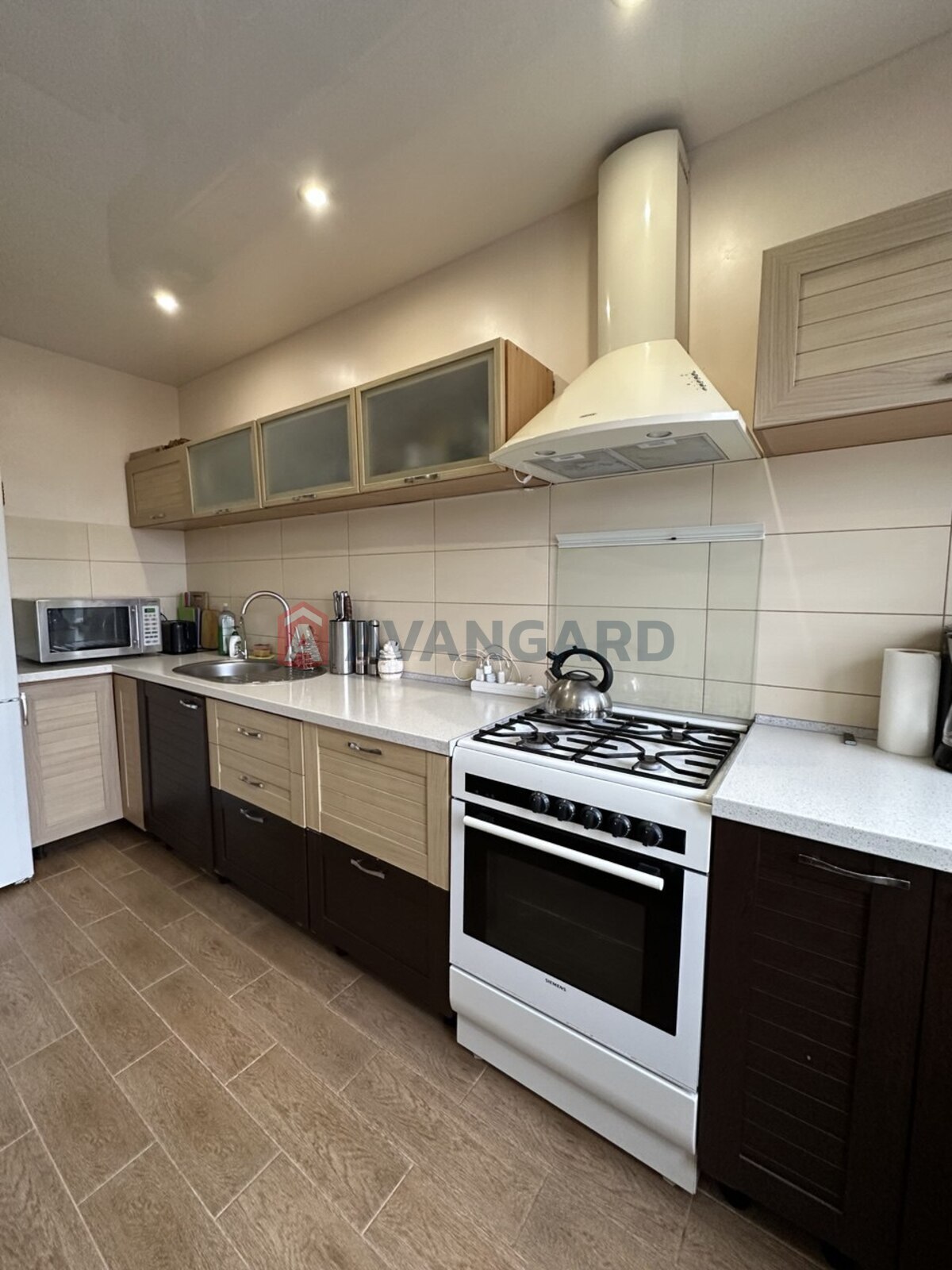 3 кім. квартира, 67/-/8 кв. м., 8/9 поверх фото 2 3 кім. квартира, 67/-/8 кв. м., 8/9 поверх фото 2