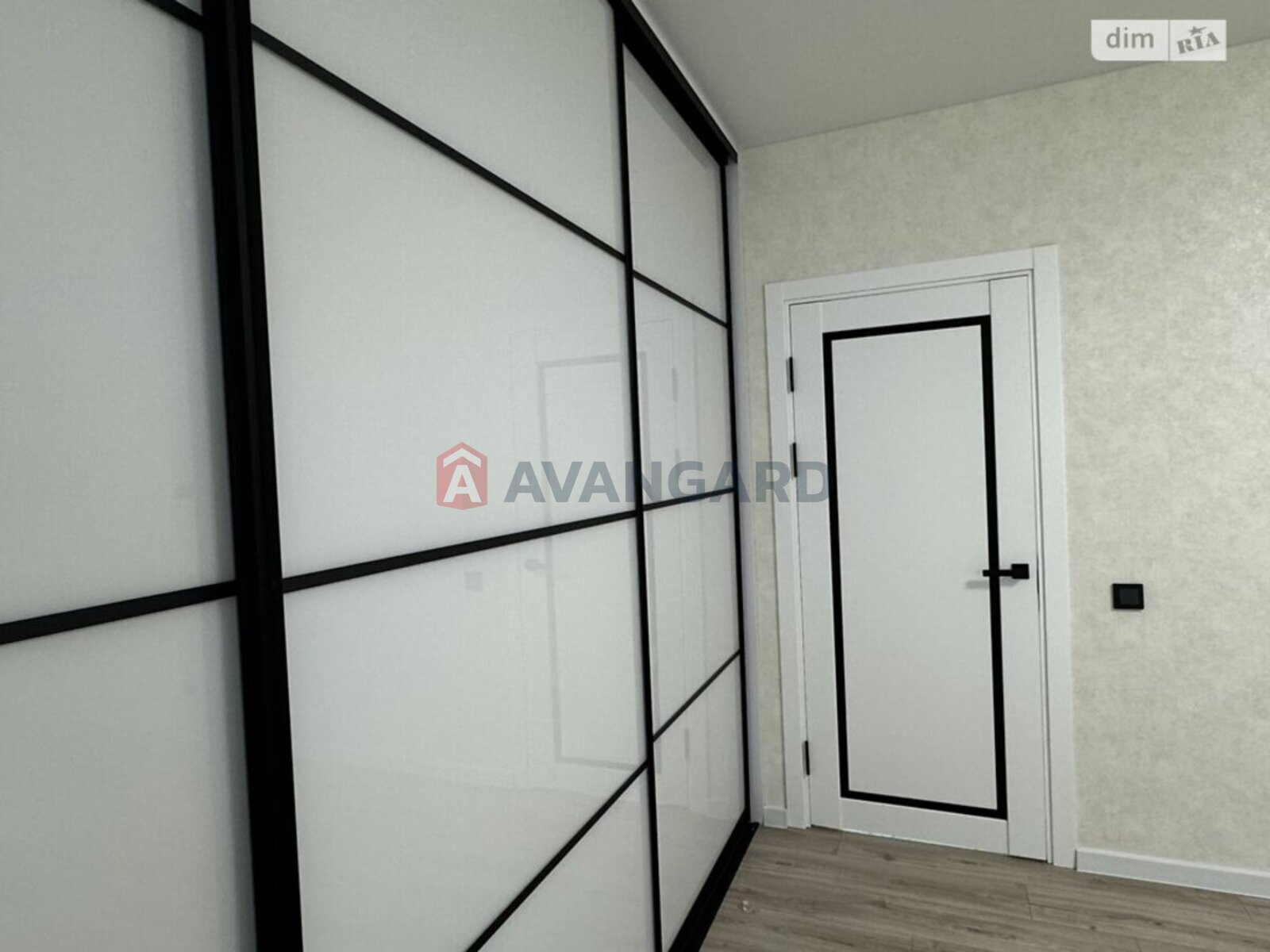 2 кім. квартира, 67/32/17 кв. м., 7/10 поверх фото 8 2 кім. квартира, 67/32/17 кв. м., 7/10 поверх фото 8