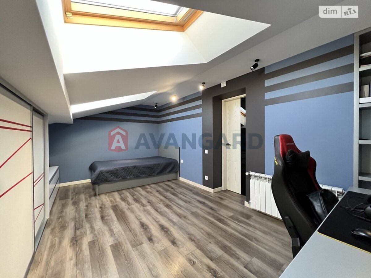 4 кім. квартира, 127/-/13 кв. м., 8/10 поверх фото 9 4 кім. квартира, 127/-/13 кв. м., 8/10 поверх фото 9