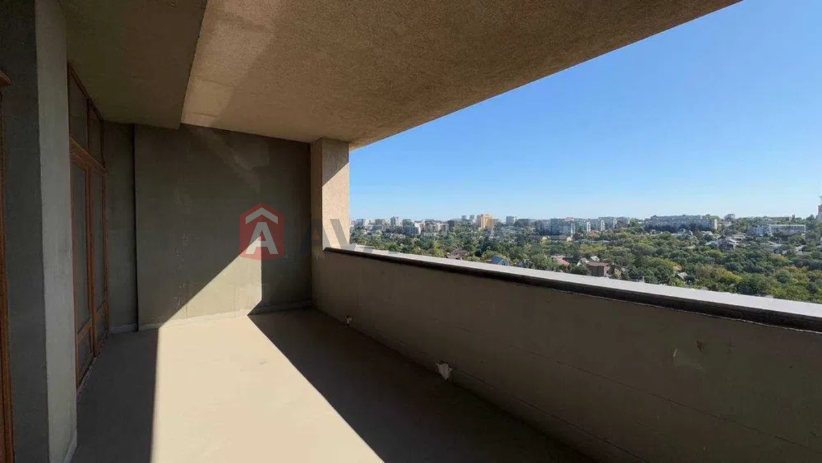 4 кім. квартира, 160/-/20 кв. м., 5/5 поверх фото 8 4 кім. квартира, 160/-/20 кв. м., 5/5 поверх фото 8