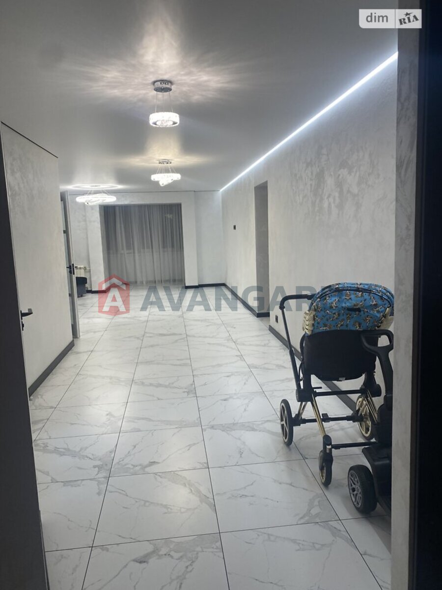 5 кім. квартира, 110/-/- кв. м., 10/10 поверх фото 15 5 кім. квартира, 110/-/- кв. м., 10/10 поверх фото 15