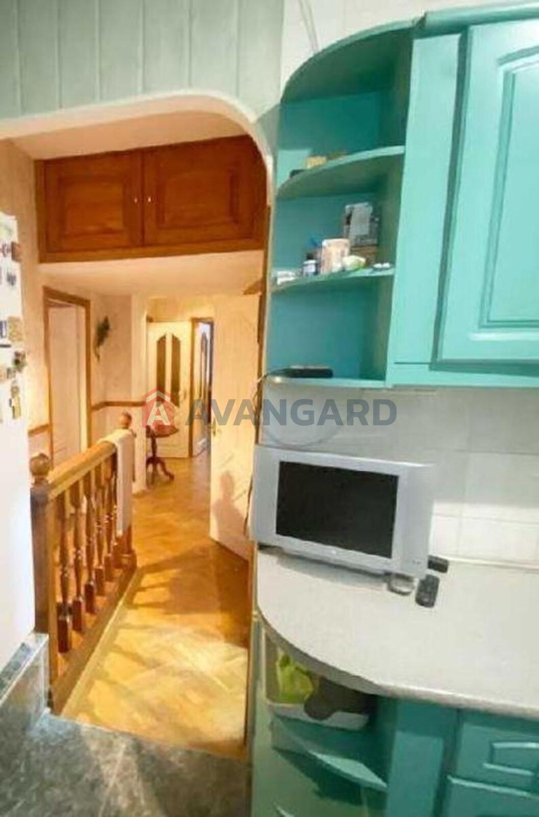 3 комн. квартира, 81/-/8 кв. м., 1/4 этаж фото 1 3 комн. квартира, 81/-/8 кв. м., 1/4 этаж фото 1