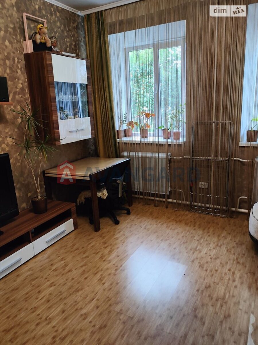 3 кім. квартира, 63/-/10 кв. м., 1/2 поверх фото 12 3 кім. квартира, 63/-/10 кв. м., 1/2 поверх фото 12