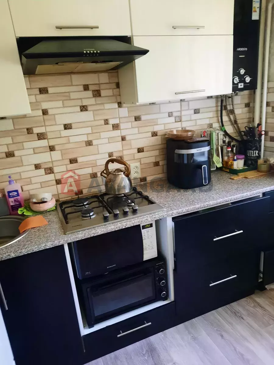 3 комн. квартира, 57/-/6 кв. м., 2/5 этаж фото 1 3 комн. квартира, 57/-/6 кв. м., 2/5 этаж фото 1