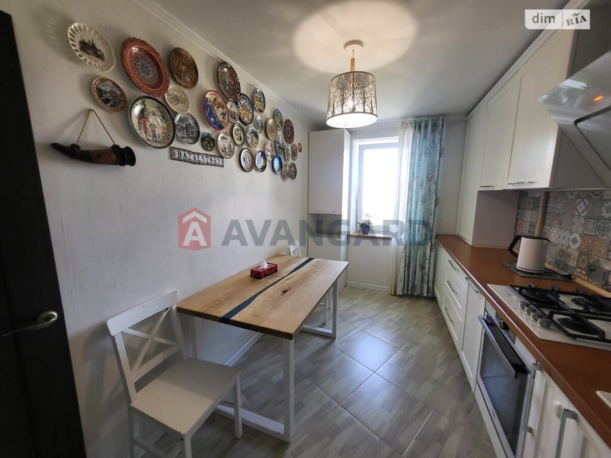 3 комн. квартира, 90/45/10 кв. м., 6/9 этаж фото 1 3 комн. квартира, 90/45/10 кв. м., 6/9 этаж фото 1