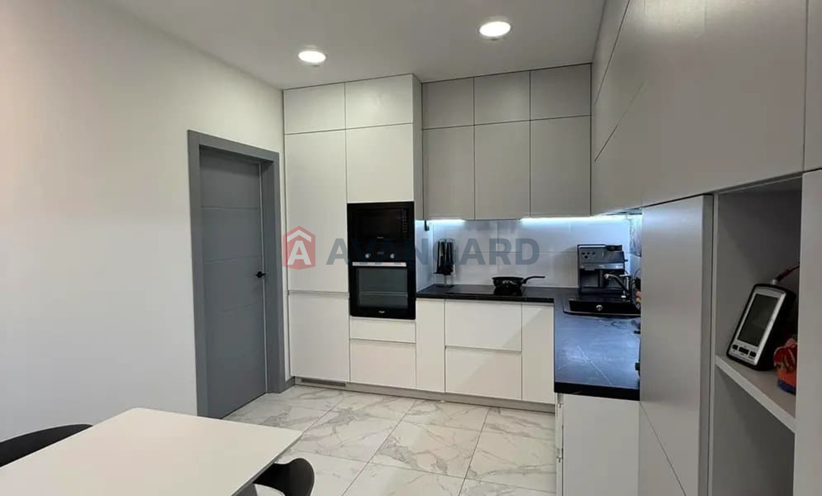 3 кім. квартира, 89/60/18 кв. м., 9/9 поверх фото 1 3 кім. квартира, 89/60/18 кв. м., 9/9 поверх фото 1