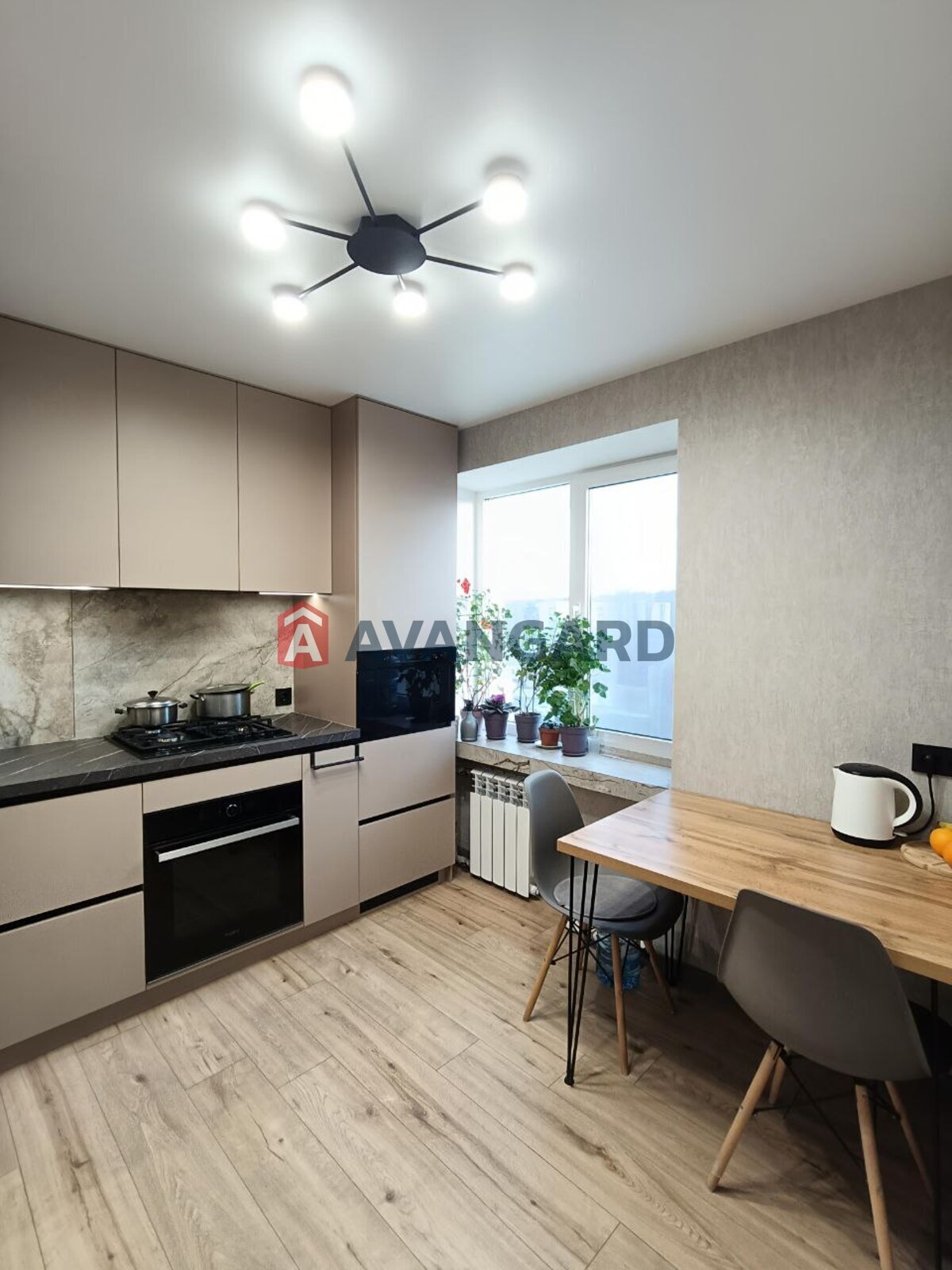 3 кім. квартира, 70/38/8 кв. м., 6/9 поверх фото 2 3 кім. квартира, 70/38/8 кв. м., 6/9 поверх фото 2