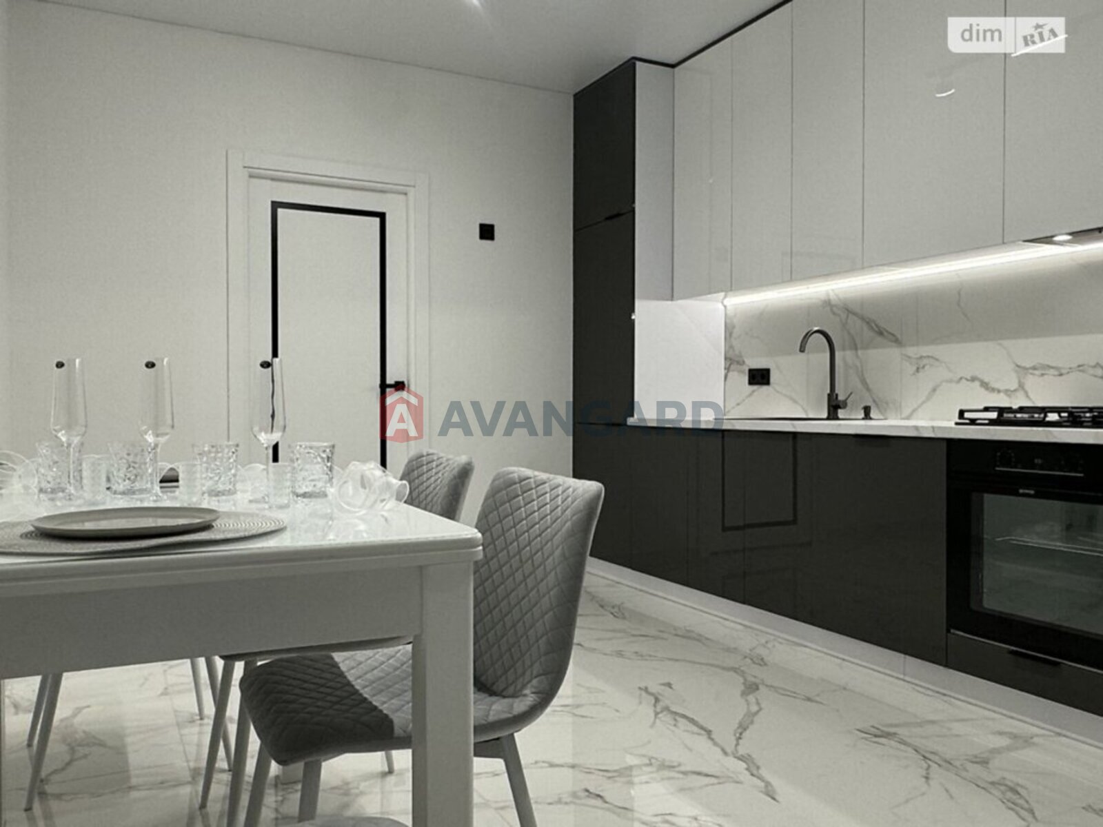 2 кім. квартира, 67/32/17 кв. м., 7/10 поверх фото 2 2 кім. квартира, 67/32/17 кв. м., 7/10 поверх фото 2