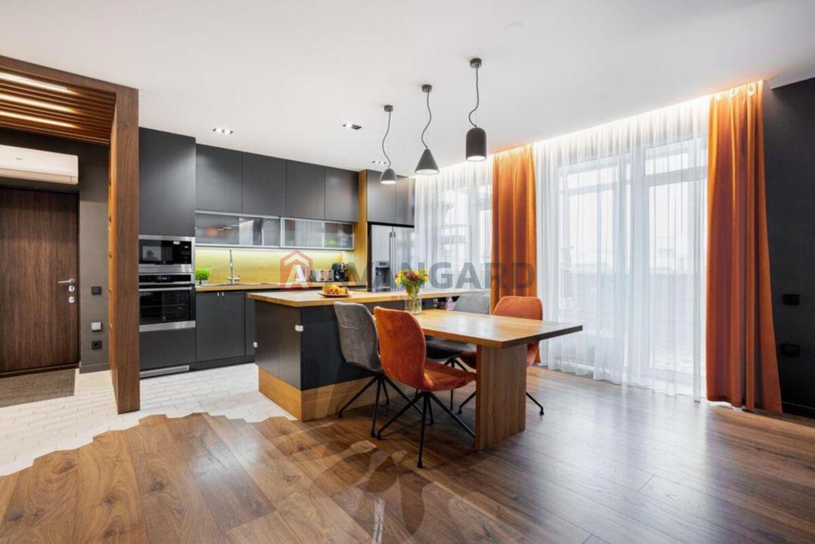 4 кім. квартира, 152/-/67 кв. м., 6/6 поверх фото 1 4 кім. квартира, 152/-/67 кв. м., 6/6 поверх фото 1