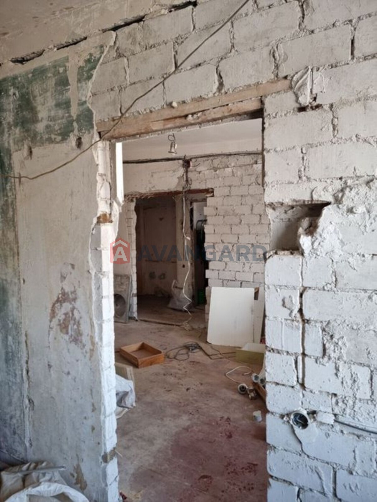 2 кім. квартира, 42/-/6 кв. м., 5/5 поверх фото 1 2 кім. квартира, 42/-/6 кв. м., 5/5 поверх фото 1