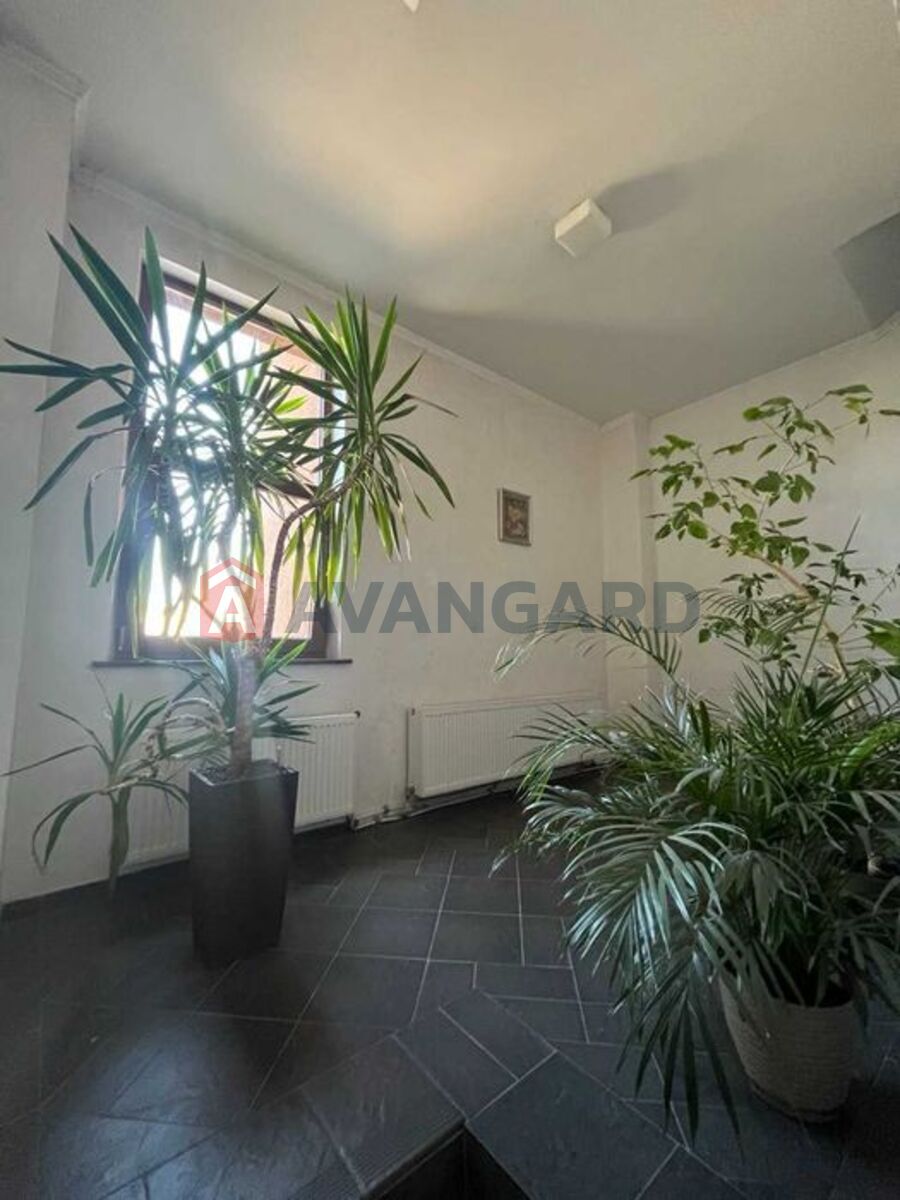 4 кім. квартира, 160/-/20 кв. м., 5/5 поверх фото 15 4 кім. квартира, 160/-/20 кв. м., 5/5 поверх фото 15