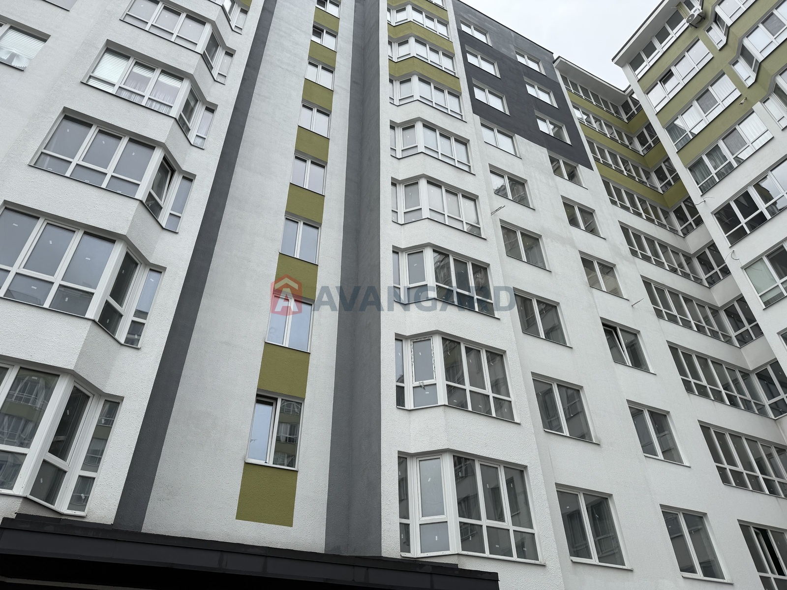 3 кім. квартира, 97,5/-/11 кв. м., 6/10 поверх фото 1 3 кім. квартира, 97,5/-/11 кв. м., 6/10 поверх фото 1