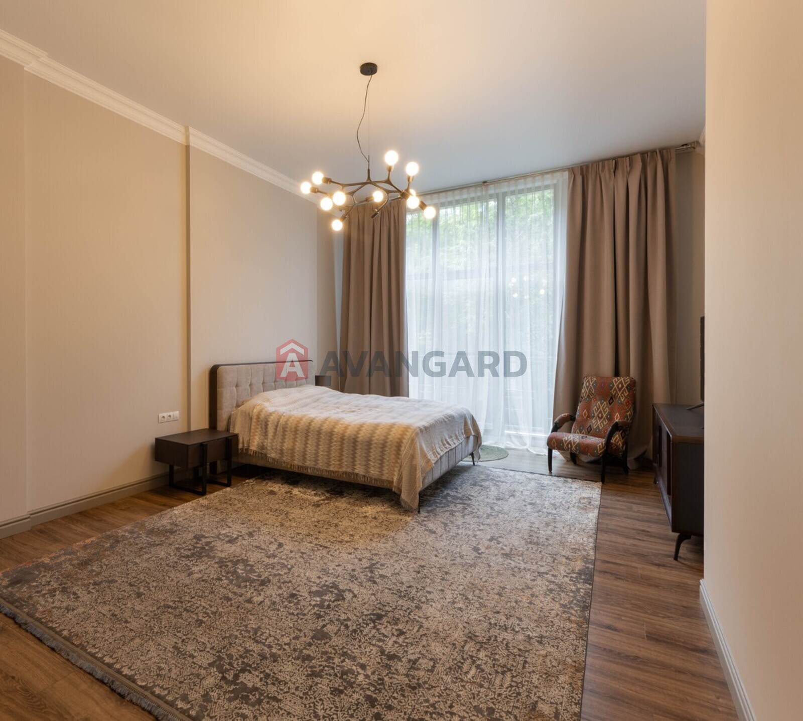 3 комн. квартира, 164/50/60 кв. м., 1/4 этаж фото 1 3 комн. квартира, 164/50/60 кв. м., 1/4 этаж фото 1