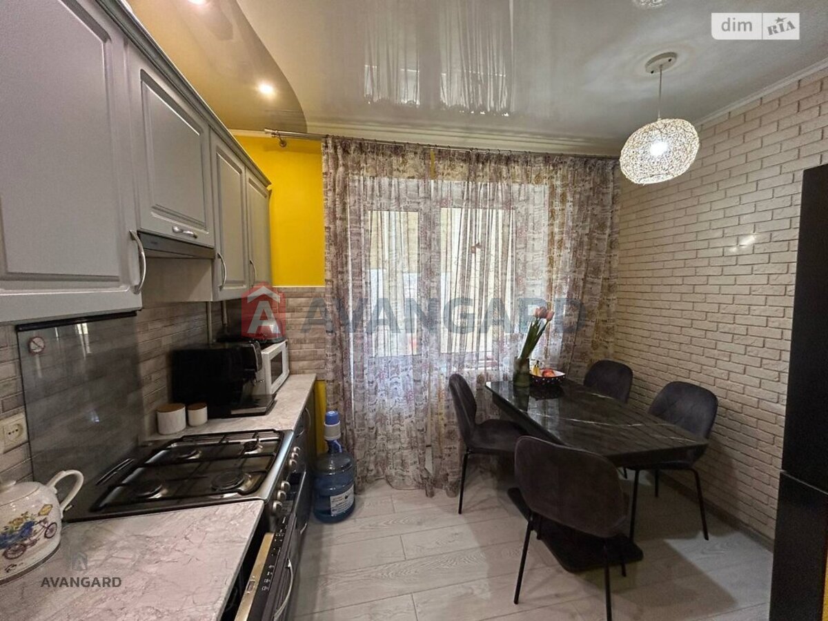 2 кім. квартира, 50/30/8 кв. м., 5/5 поверх фото 16 2 кім. квартира, 50/30/8 кв. м., 5/5 поверх фото 16