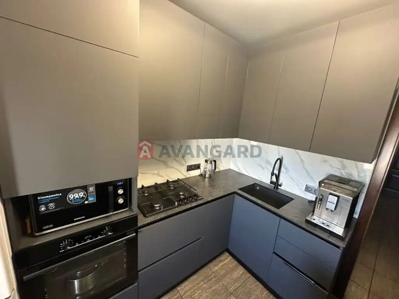 3 кім. квартира, 80/-/9 кв. м., 8/12 поверх фото 2 3 кім. квартира, 80/-/9 кв. м., 8/12 поверх фото 2