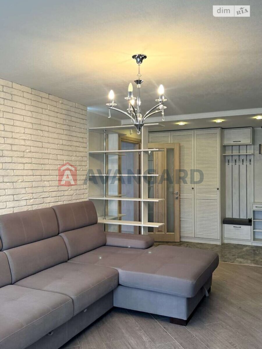 4 кім. квартира, 109/-/- кв. м., 4/5 поверх фото 13 4 кім. квартира, 109/-/- кв. м., 4/5 поверх фото 13