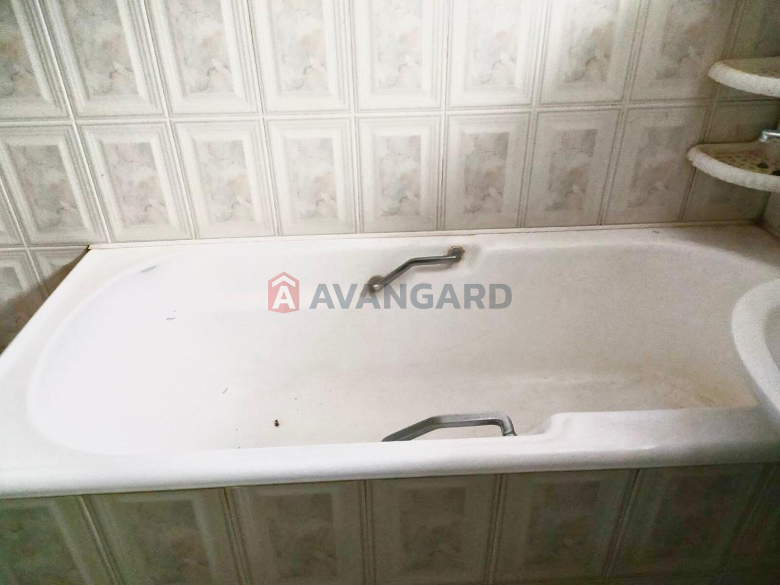 3 кім. квартира, 80/-/- кв. м., 1/1 поверх фото 5 3 кім. квартира, 80/-/- кв. м., 1/1 поверх фото 5