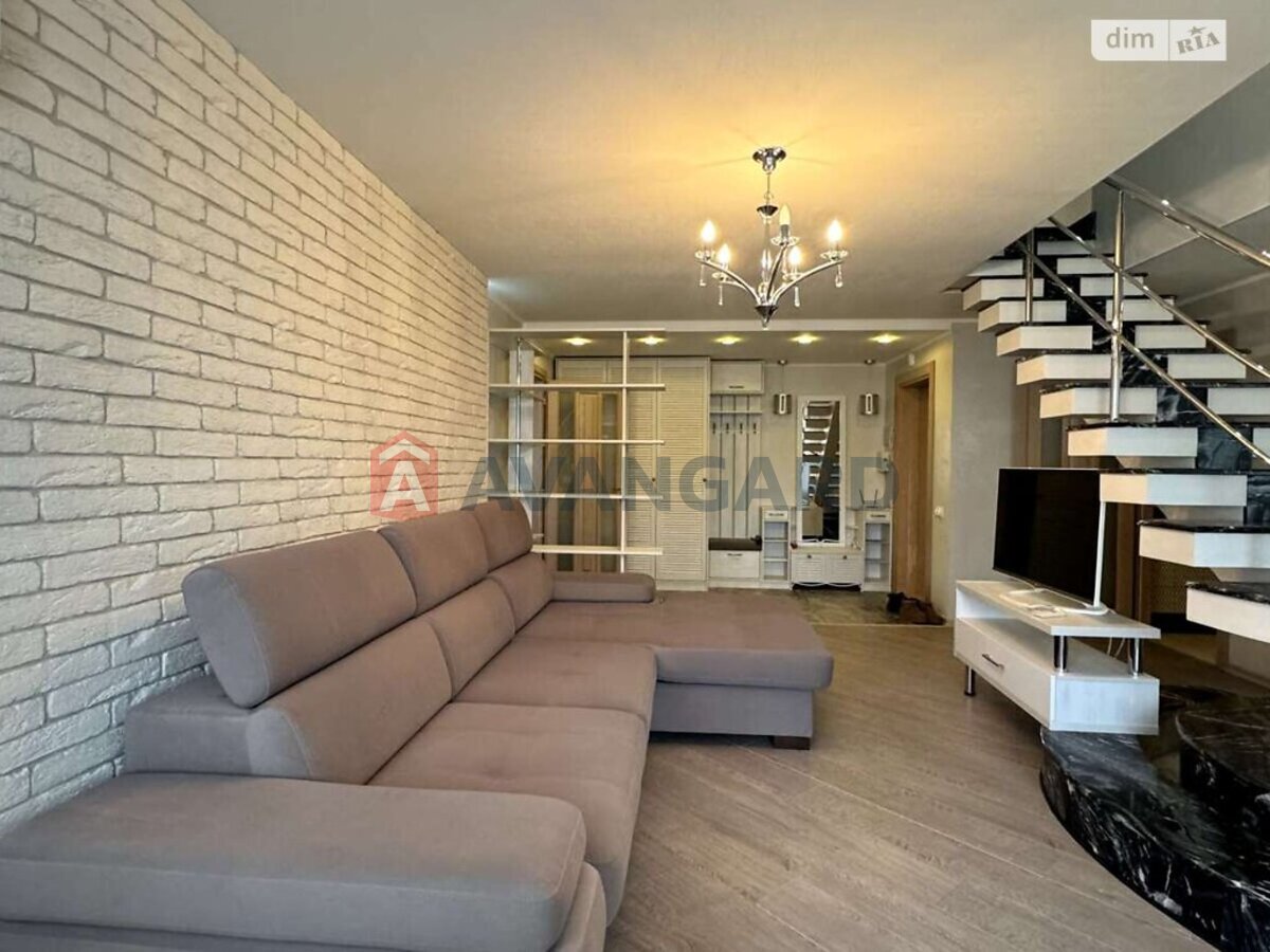 4 кім. квартира, 109/-/- кв. м., 4/5 поверх фото 20 4 кім. квартира, 109/-/- кв. м., 4/5 поверх фото 20