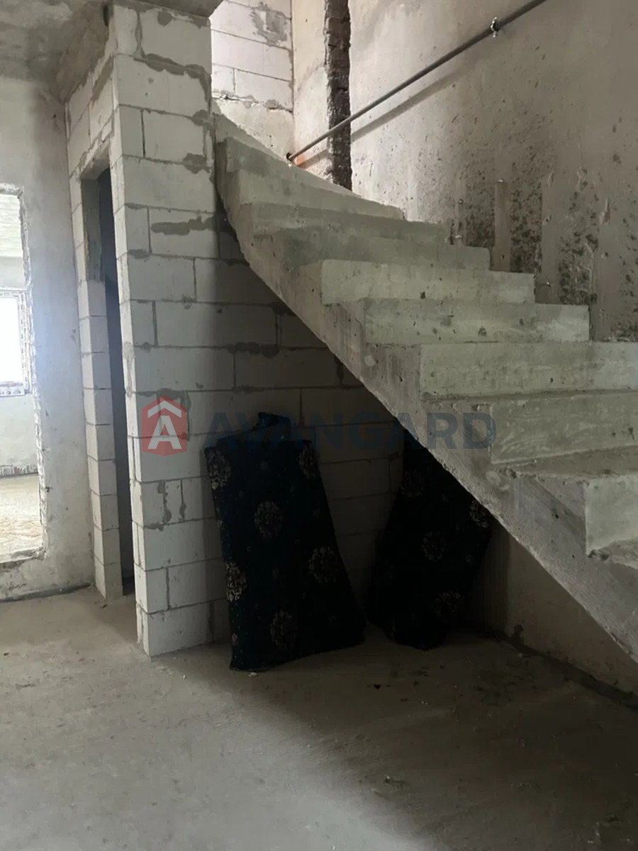 4 комн. квартира, 140/-/20 кв. м., 2/2 этаж фото 3 4 комн. квартира, 140/-/20 кв. м., 2/2 этаж фото 3