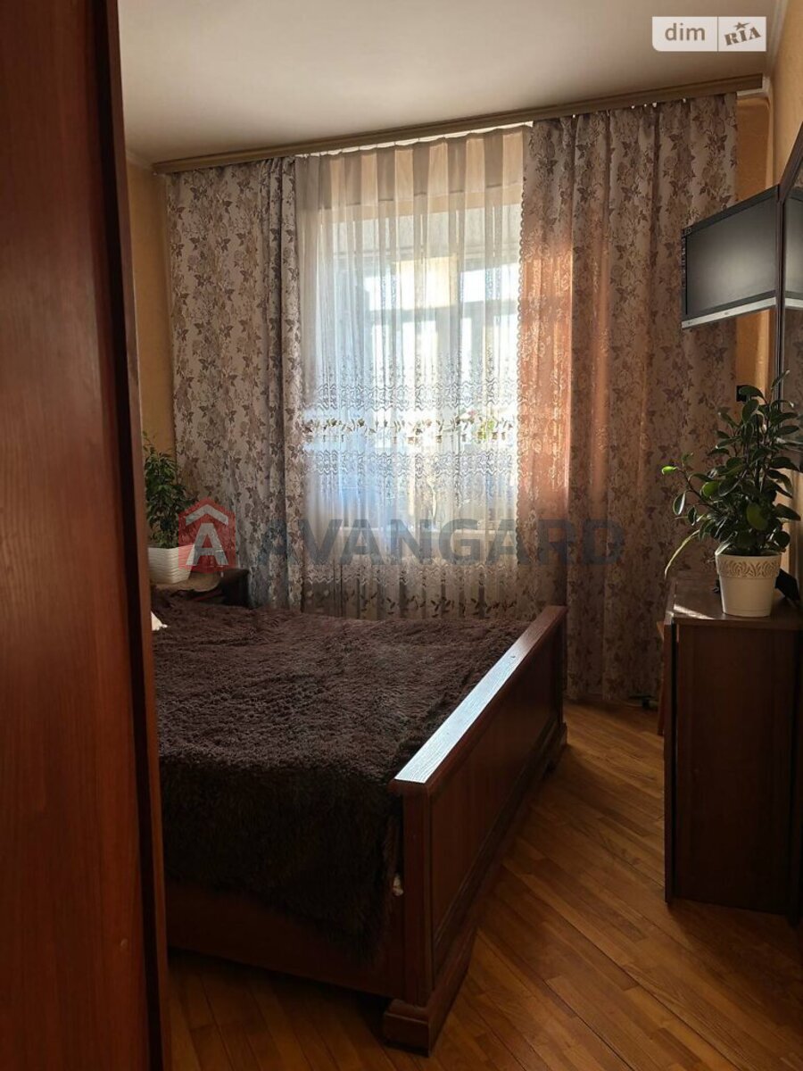 4 кім. квартира, 73/-/9 кв. м., 6/9 поверх фото 16 4 кім. квартира, 73/-/9 кв. м., 6/9 поверх фото 16