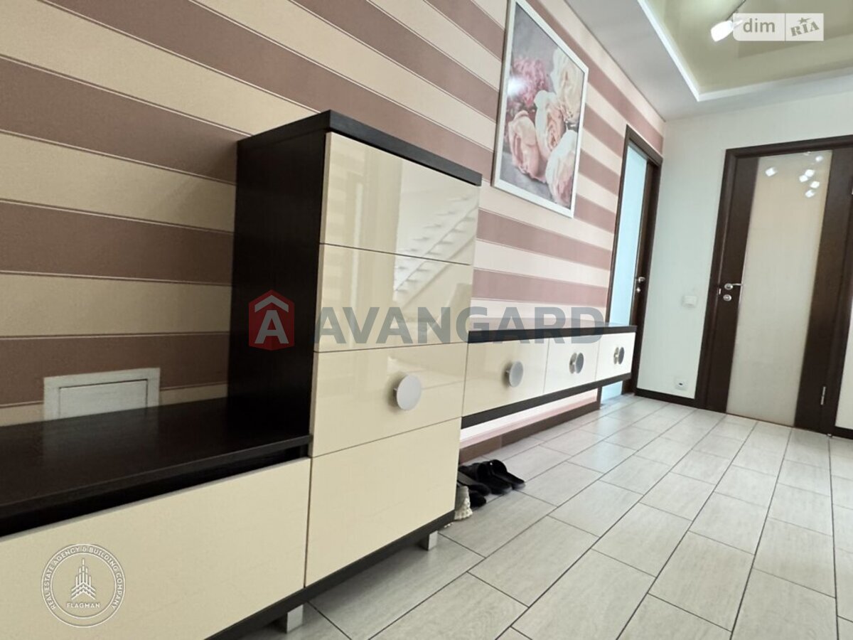 4 кім. квартира, 123/-/- кв. м., 4/5 поверх фото 10 4 кім. квартира, 123/-/- кв. м., 4/5 поверх фото 10