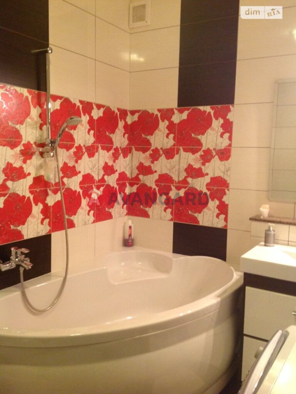 2 кім. квартира, 95/65/15 кв. м., 9/9 поверх фото 5 2 кім. квартира, 95/65/15 кв. м., 9/9 поверх фото 5