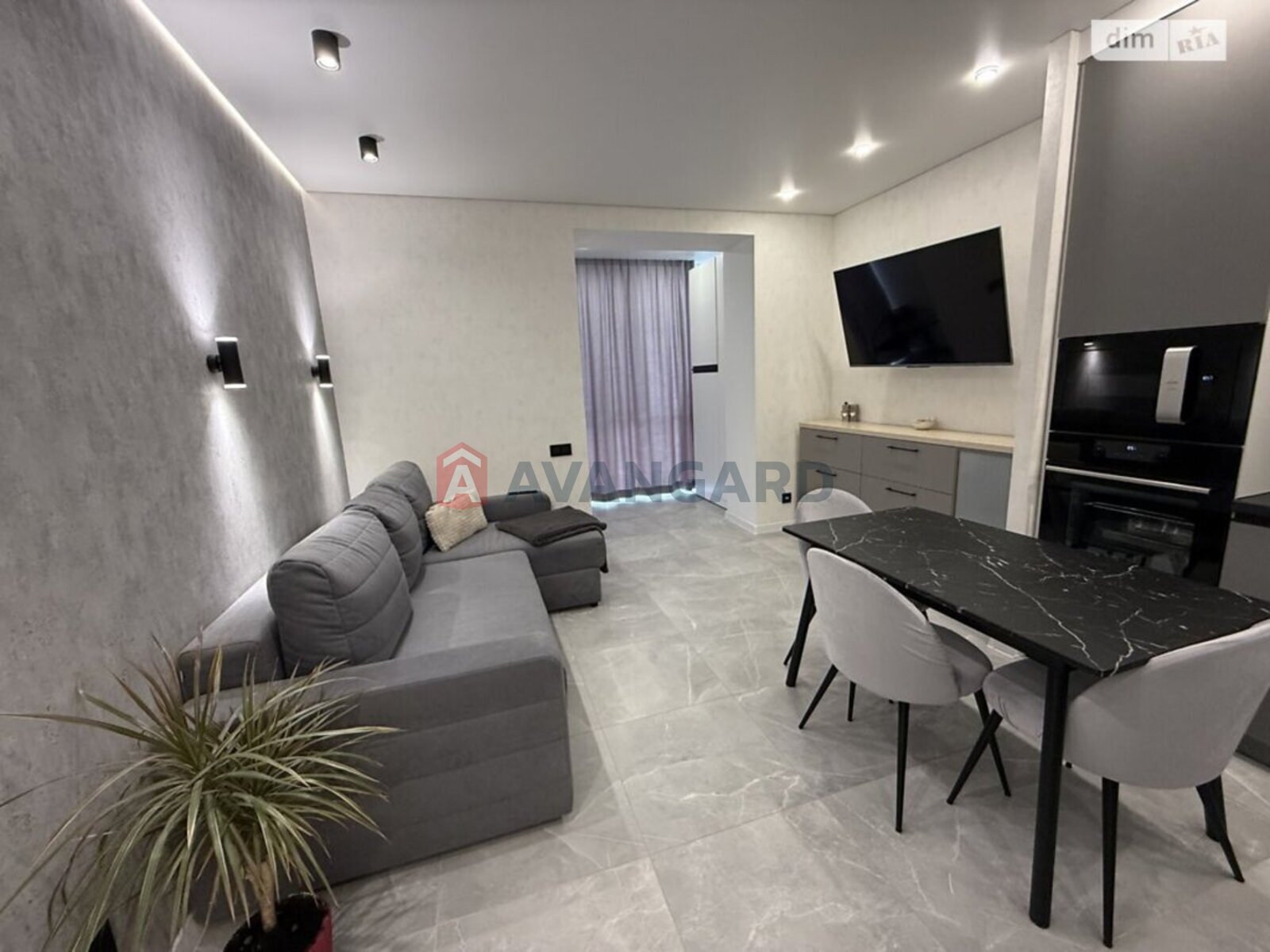 2 кім. квартира, 69/32/23 кв. м., 8/8 поверх фото 1 2 кім. квартира, 69/32/23 кв. м., 8/8 поверх фото 1