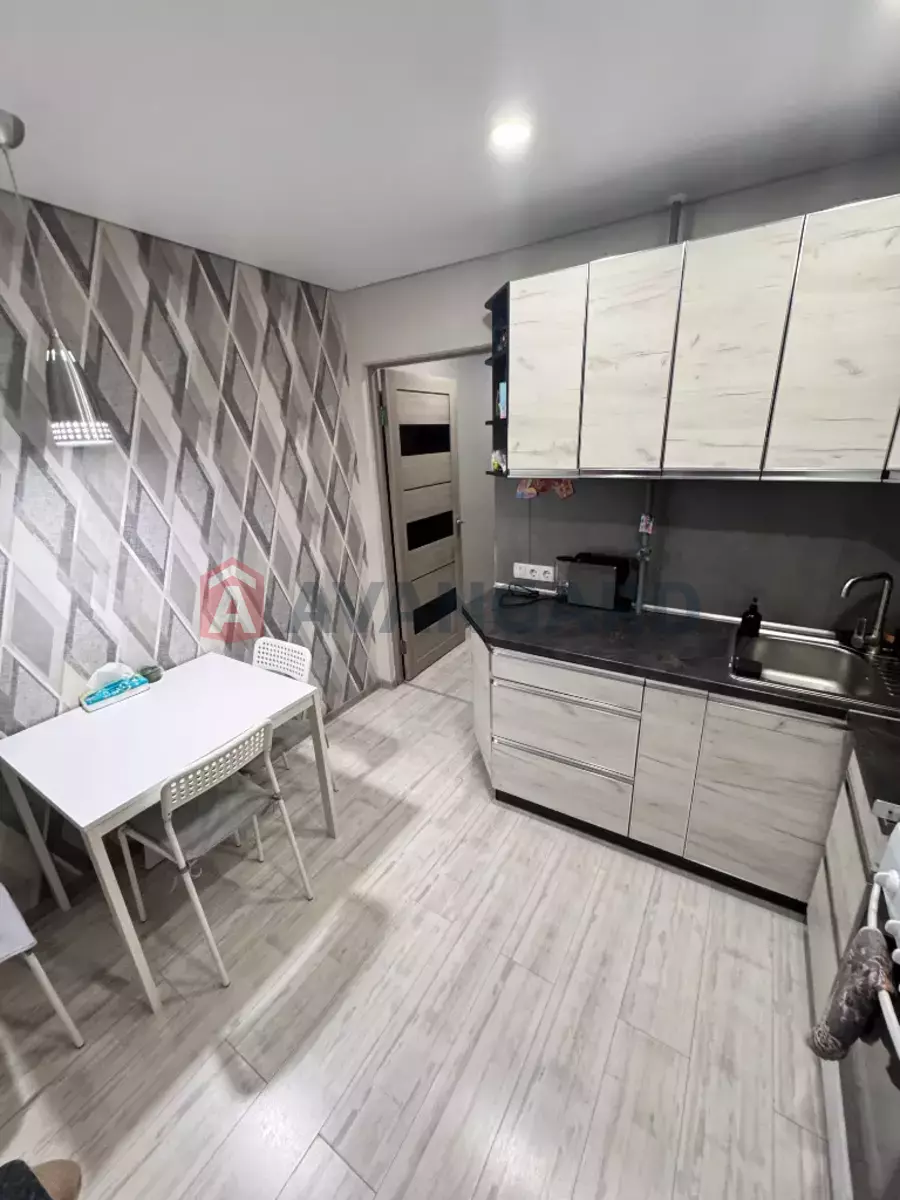 1 кім. квартира, 44/18/7 кв. м., 8/10 поверх фото 1 1 кім. квартира, 44/18/7 кв. м., 8/10 поверх фото 1