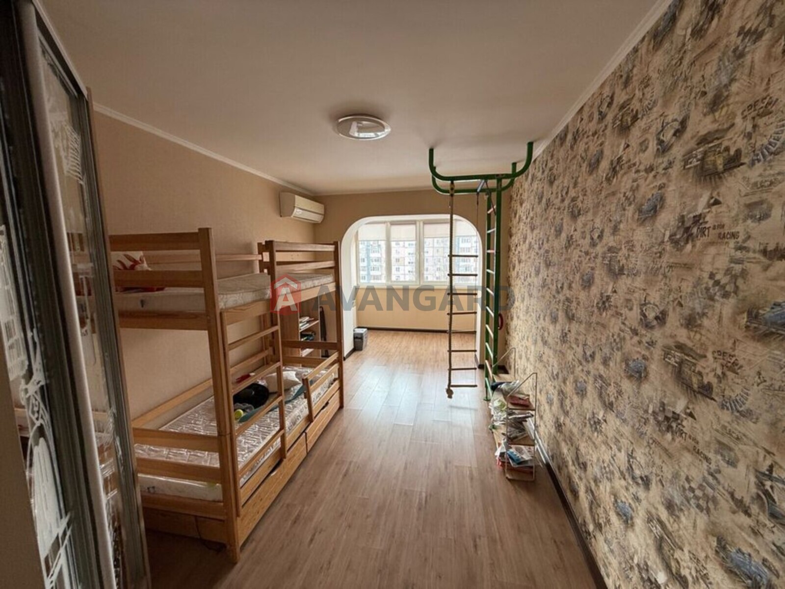 3 кім. квартира, 70/-/9 кв. м., 6/9 поверх фото 9 3 кім. квартира, 70/-/9 кв. м., 6/9 поверх фото 9