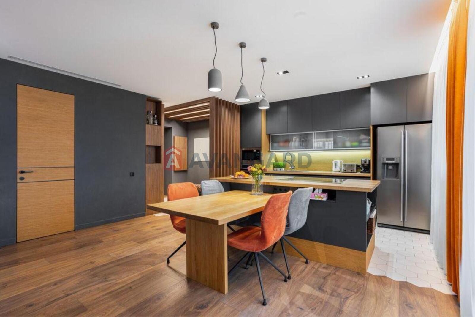 4 кім. квартира, 152/-/67 кв. м., 6/6 поверх фото 9 4 кім. квартира, 152/-/67 кв. м., 6/6 поверх фото 9