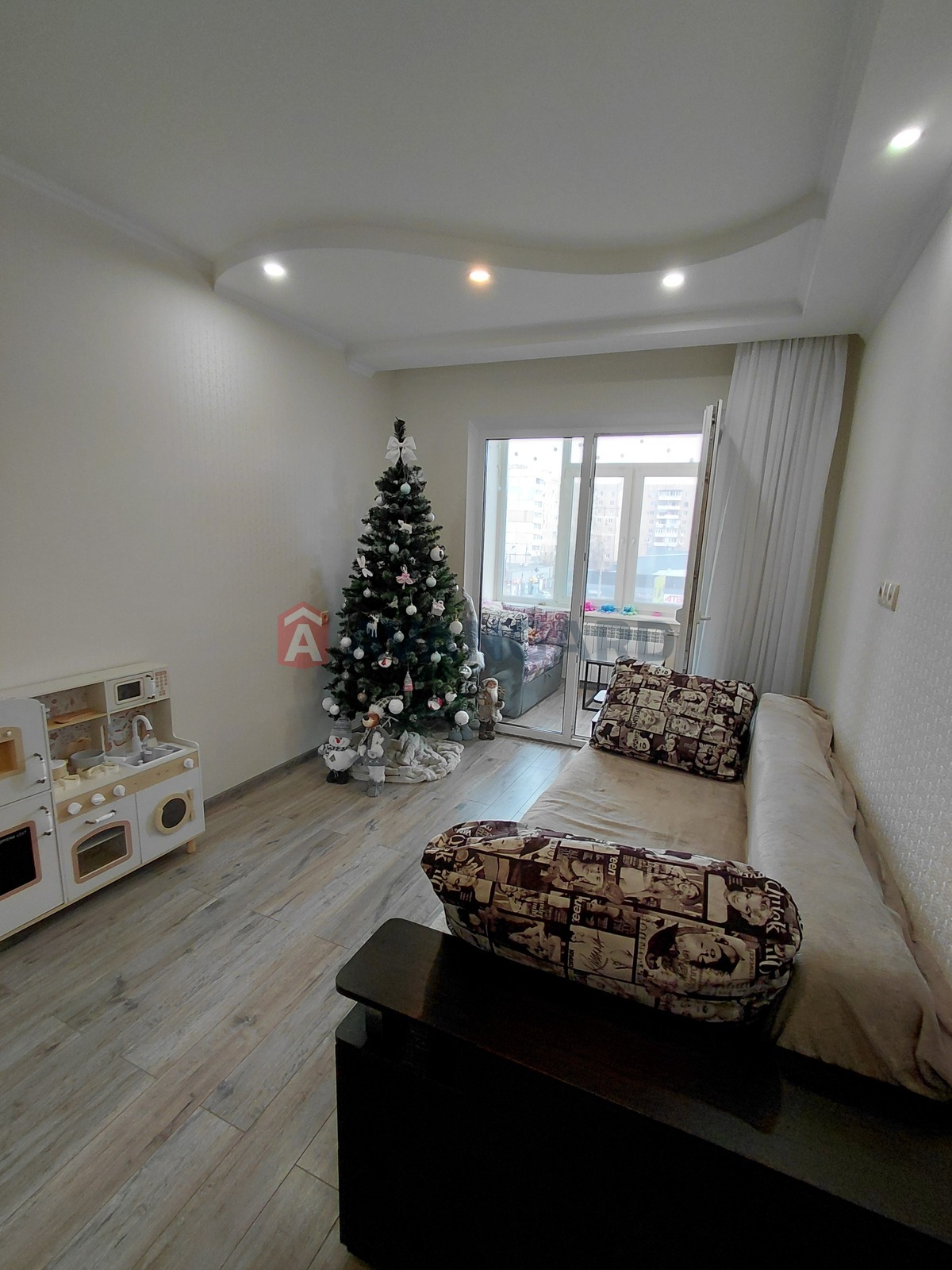 2 кім. квартира, 76/-/14 кв. м., 4/10 поверх фото 1 2 кім. квартира, 76/-/14 кв. м., 4/10 поверх фото 1