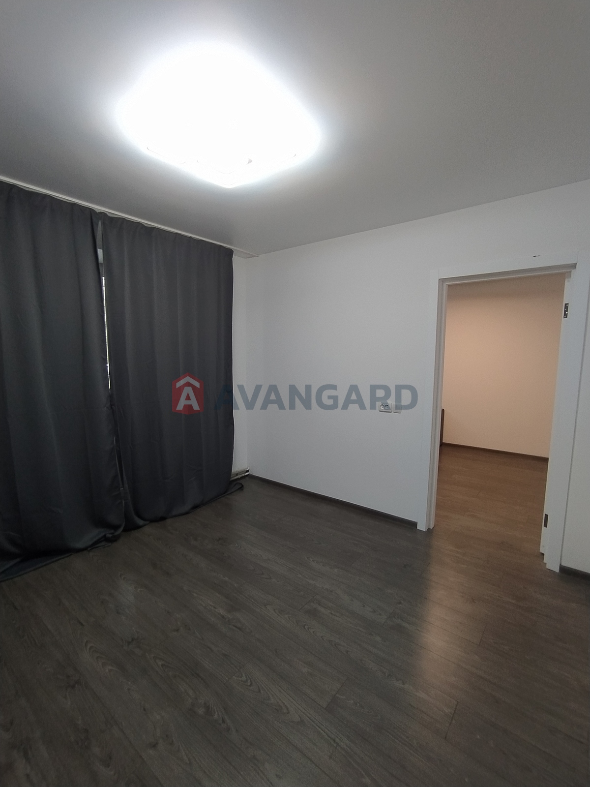 3 кім. квартира, 73/-/10 кв. м., 1/10 поверх фото 5 3 кім. квартира, 73/-/10 кв. м., 1/10 поверх фото 5